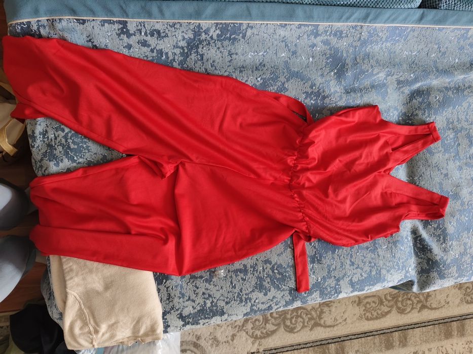 Отдам даром женскую одежду