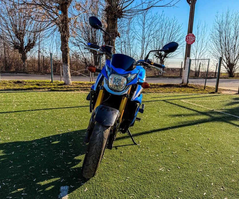 Suzuki GSR 750 - 2014