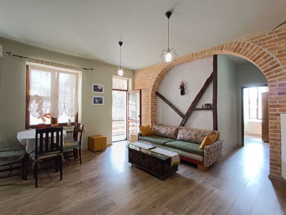 Луксозен етаж от къща в старата част на Велико Търново