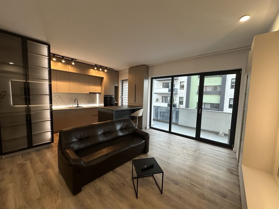 Inchiriez apartament cu 2 camere nou, zona Ford Craiova