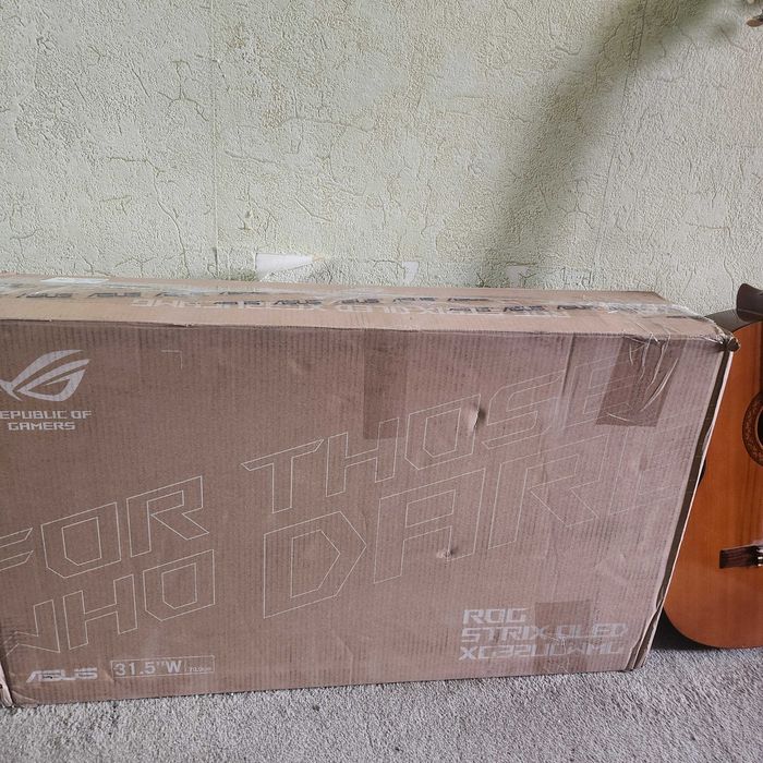 ASUS ROG Strix OLED XG32UCWMG  топовый игровой монитор 4K-OLED