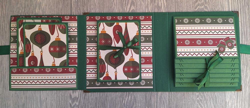 Албум в тъмно зелено с коледни елементи, ръчна изработка /53.37