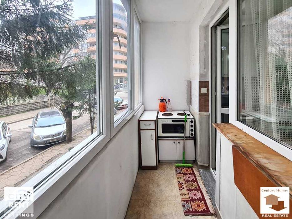 104987 Апартамент с три помещения, в широкия център на Велико Търново