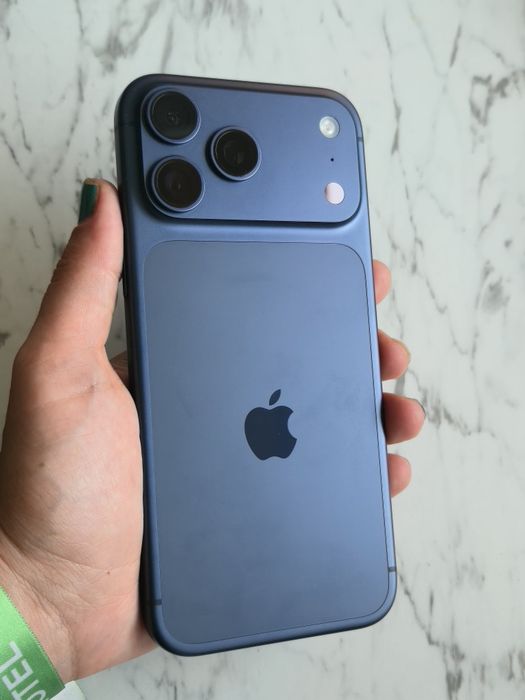Vand Iphone 17 Pro Max piese(recarosare)