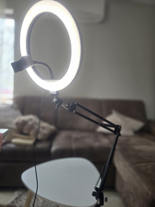 LED Ринг лампа с чупещо рамо и държач за телефон
