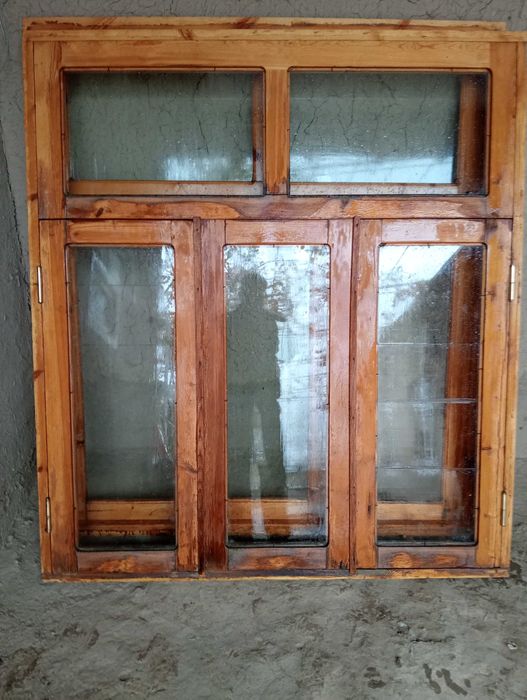 Ёғоч эшик ромлар сотилади