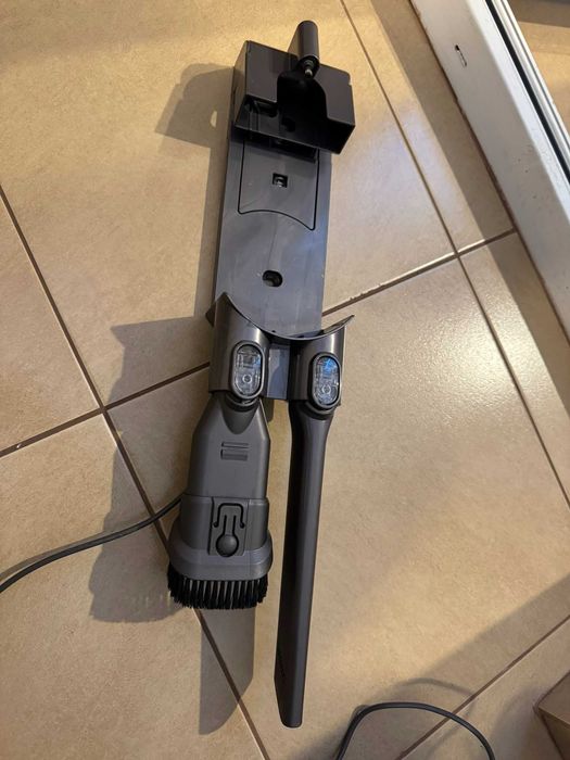 Dyson V6 Безкабелна прахосмукачка - пълен комплект + Laser