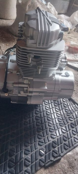 ДвигательСС200 на китайский мотоцикл