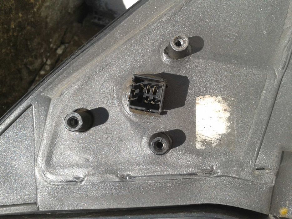 Продавам огледало за опел астра