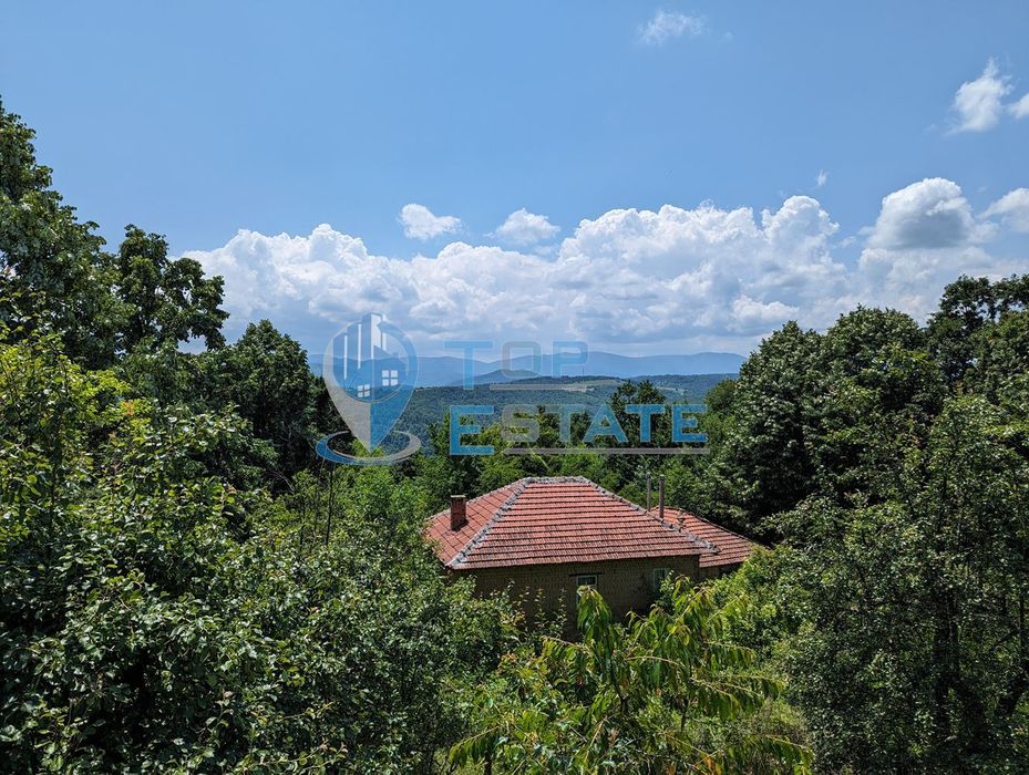 Вила с панорамна гледка в Тревненския балкан