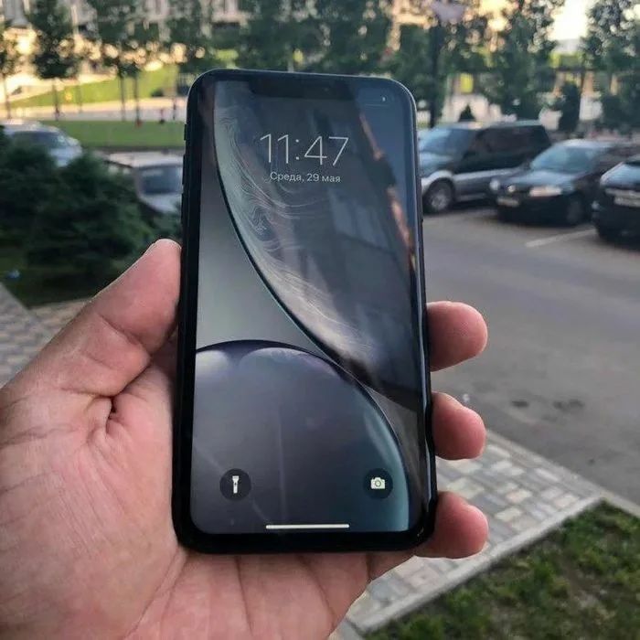 Продам Айфон XR