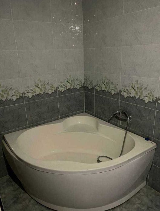 3хонали 3 сотокдан иборат ховли сотилади