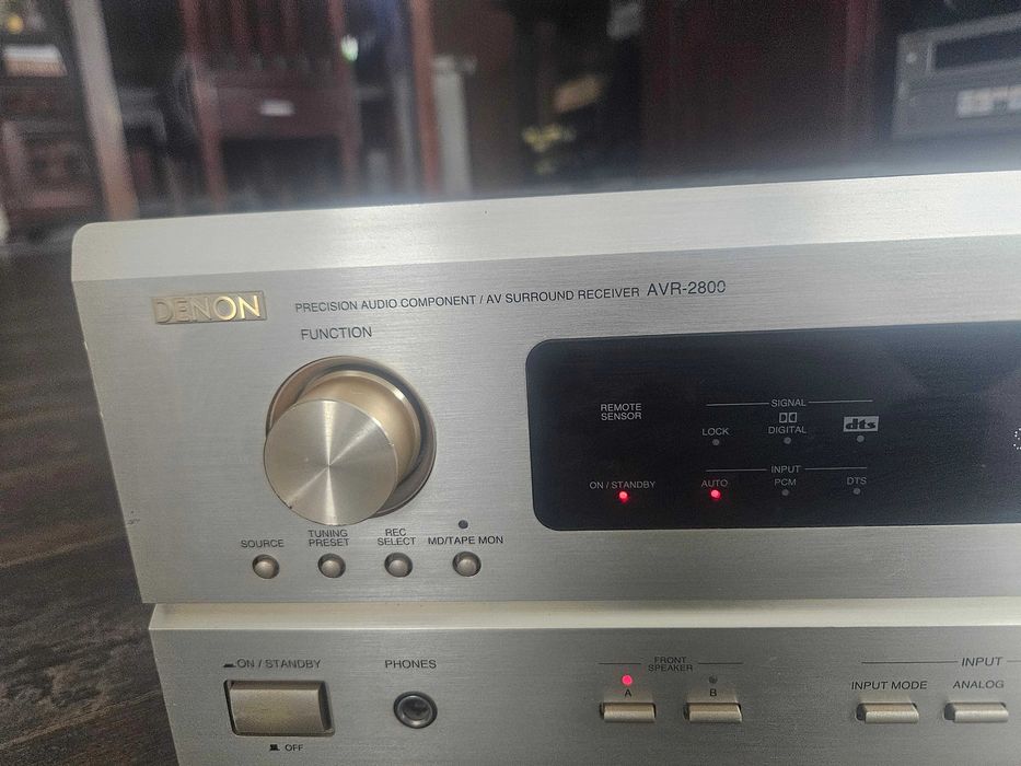 Продавам ресивър Denon AVR-2800 Dolby Digital DTS 5.1 Surround AV
