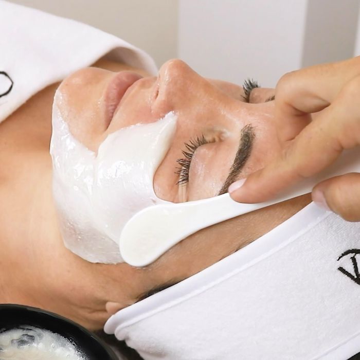 Servicii Cosmetică în Salon: Tratamente faciale Epilare Ceară Unică Folosință, Stilizare și Vopsit Sprâncene, Gene