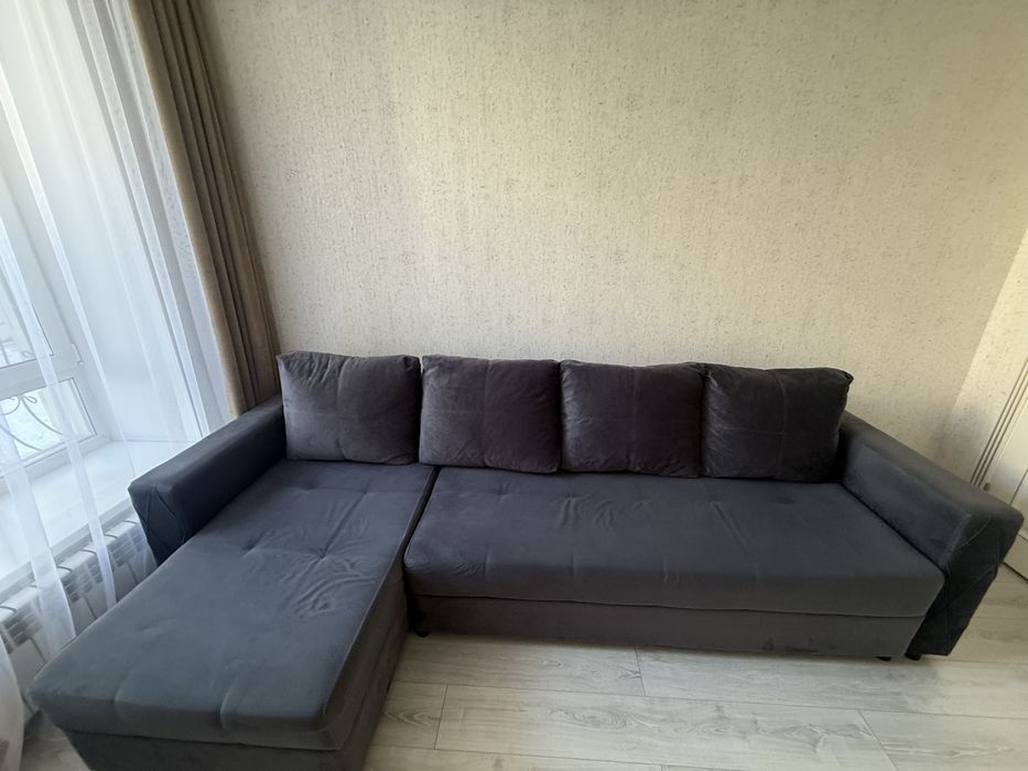 Продам диван для гостиной