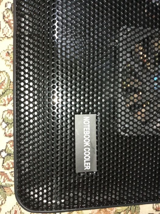 Охлаждающая подставка для ноутбука