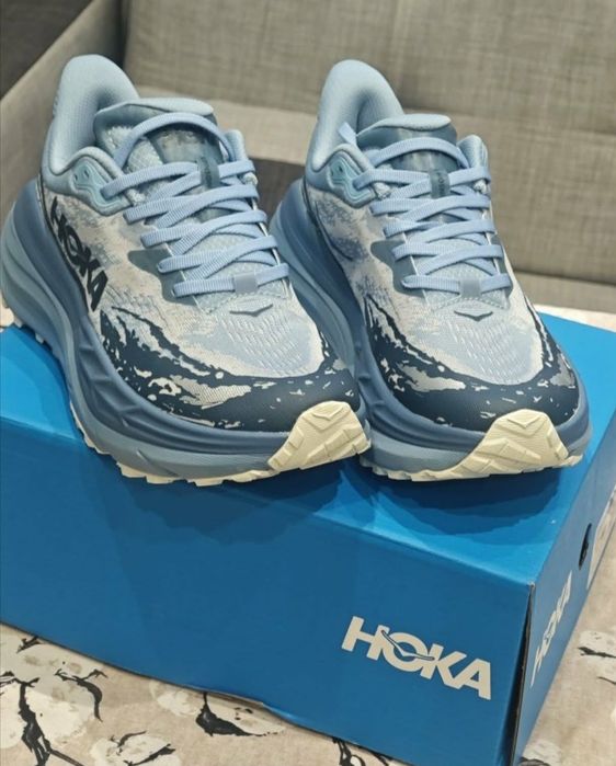 HOKA    Stinson 7