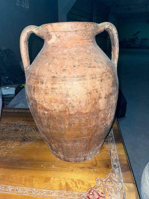 Кувшины, примерно 3-5 век.