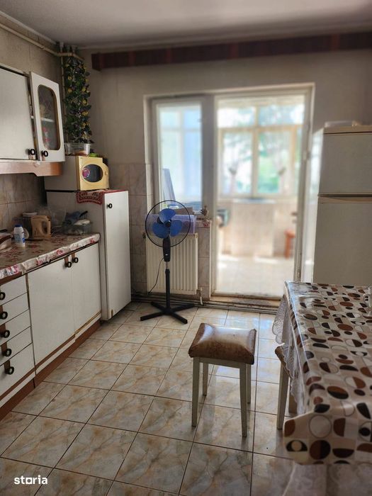 Decomandat 3 camere zona Bistrita Lac