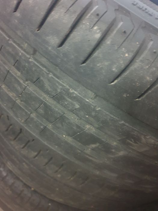 Продавам  четири броя гуми  LASSA 215/65/16