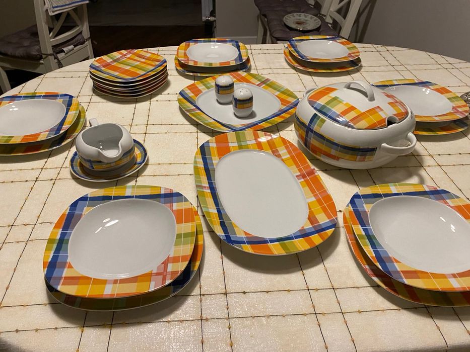 ПРОДАЮ сервиз на 6 персон!