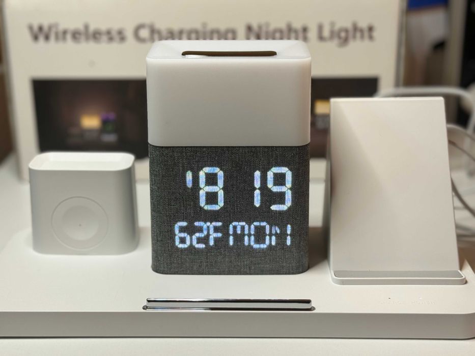 Безжично зарядно с нощна лампа и LED дисплей BezosMax