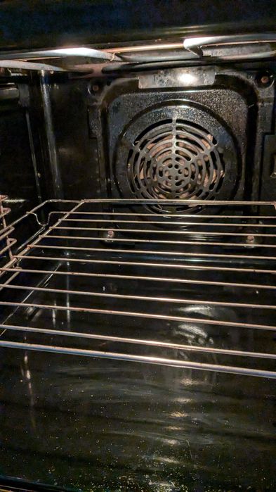 Продавам готварска печка АМИКА