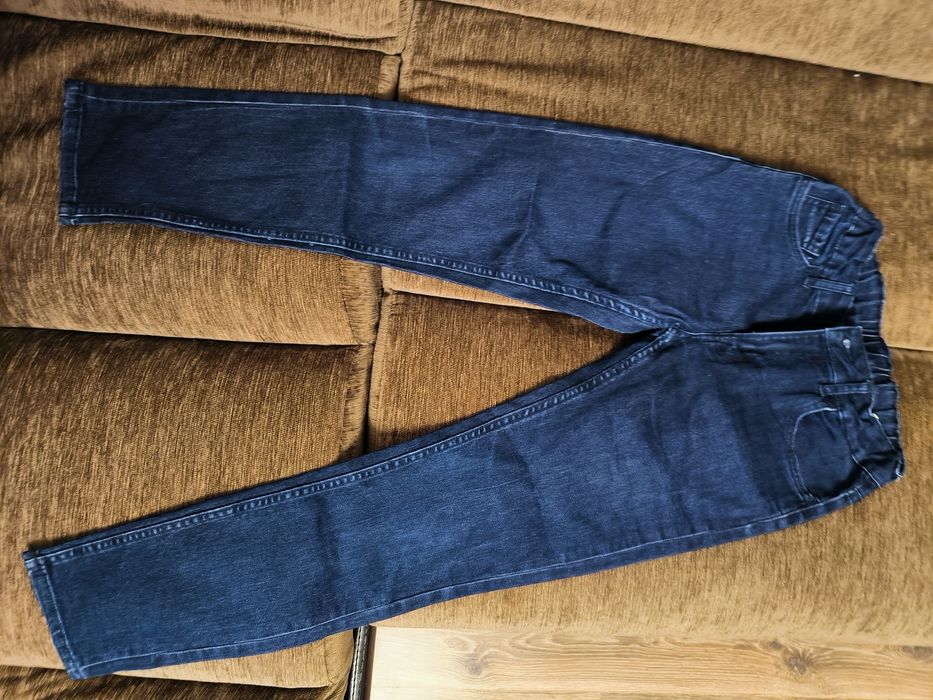 Джинсы и брюки на мальчика, продам