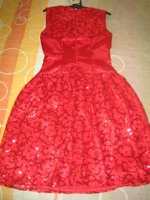 Официална рокля за 15 годишно момиче