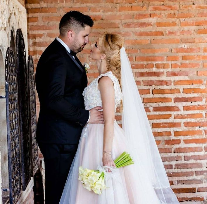 Vand rochie mireasa