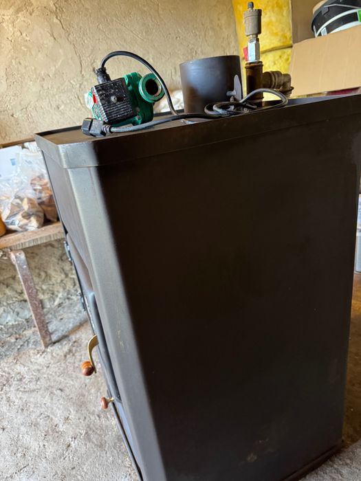 Продавам камина с водна риза 17 kw Прити