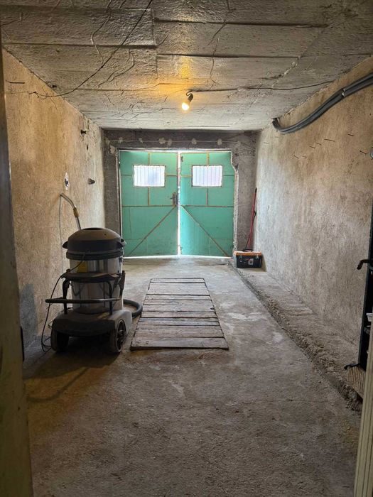 Дава се под наем Гараж / Паркомясто в Самоков - 16 кв.м за 91.8 € - Снимка #1