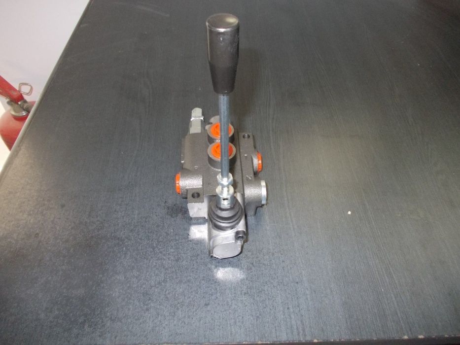 Distribuitor hidraulic 40 litri distribuitoare hidraulice OFERTA!