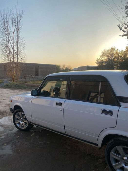 2107 jiguli sotiladi