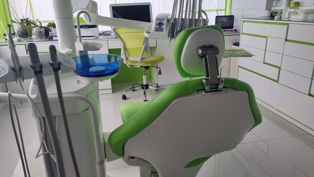 Стоматологичен  стол Planmeca в комплект с компресор, аспирация