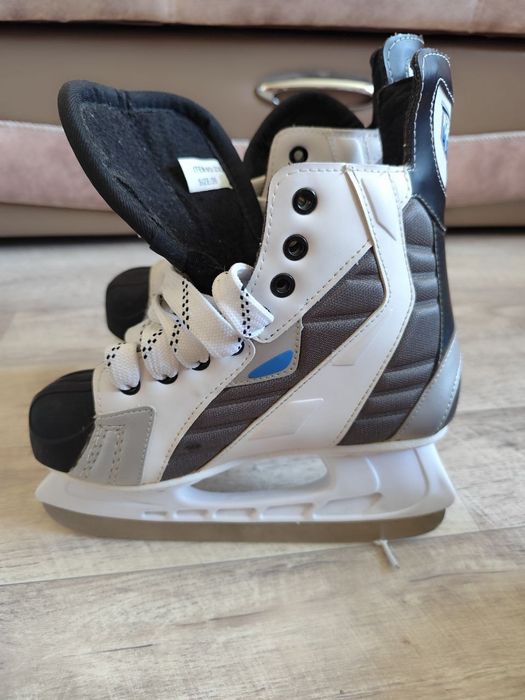 Продам коньки для мальчика