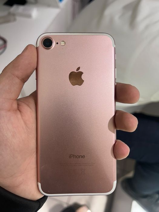 продается iPhone 7