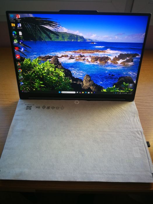 Лаптоп Lenovo Legion 5 16IRX9 с Windows 11 Pro-лицензиран