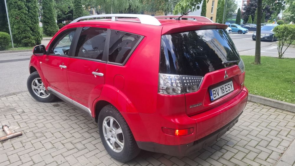 Mitsubishi     Qutlander 2.0  TDI 4 × 4   2008