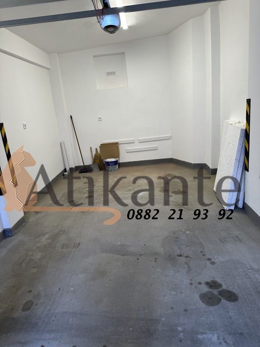 Дава се под наем Гараж / Паркомясто в София, Център - 25 кв.м за 204 € - Снимка #3