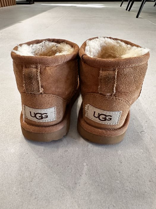 Cizme UGG marimea 25