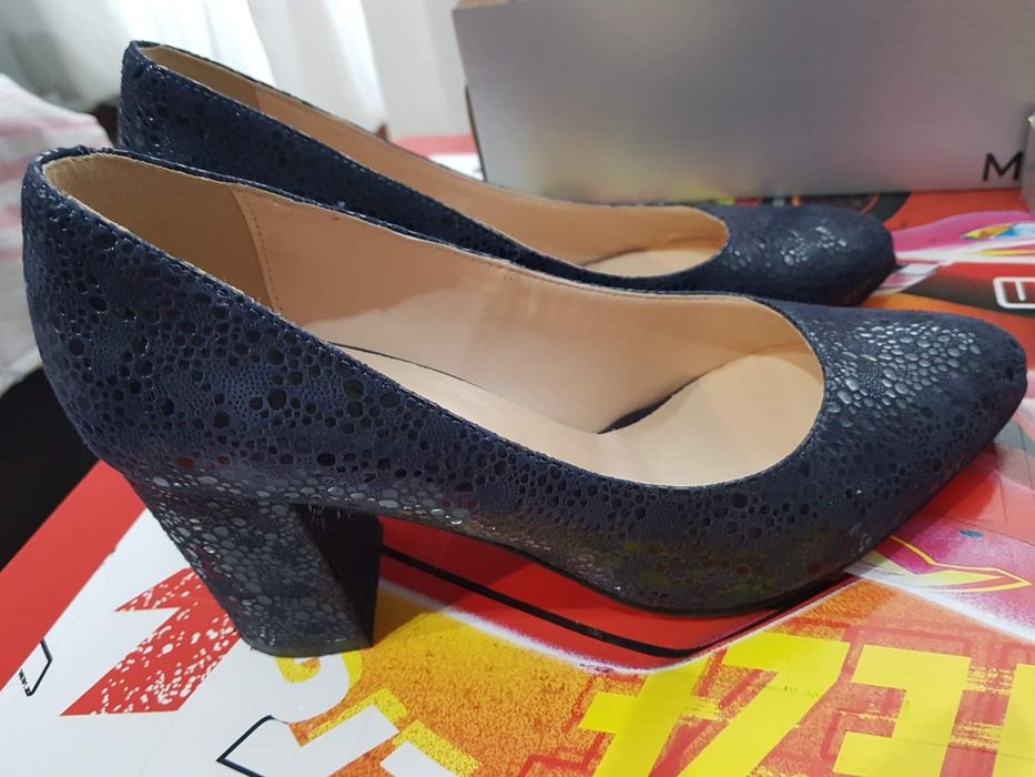 Pantofi cu toc mic 38