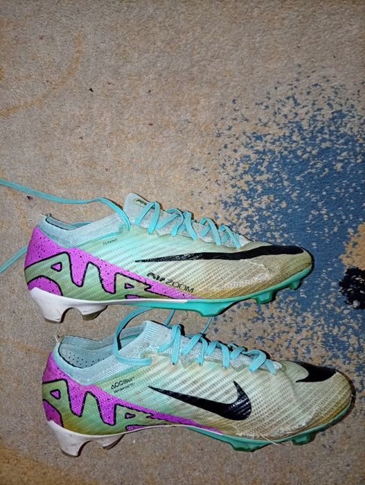 Ghete de fotbal Nike Vapor rupte mărimea 43 cu saculet