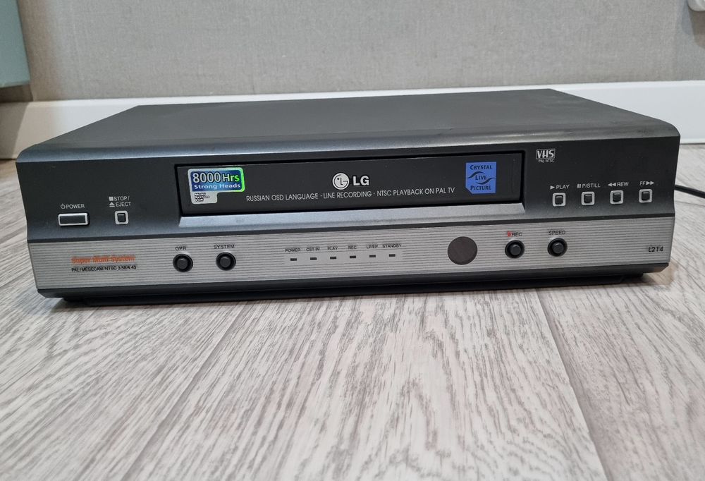 Видеомагнитофон LG VHS, рабочий
