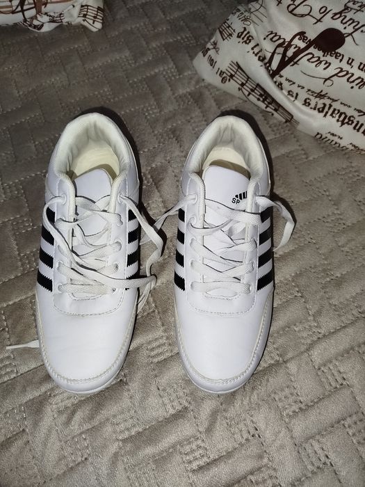 Продам кроссовки.