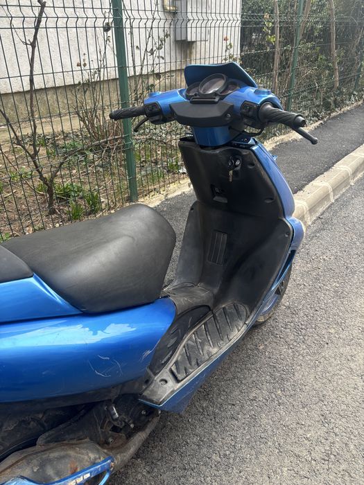 vand aprilia sr pentru dezmembrari la pachet
