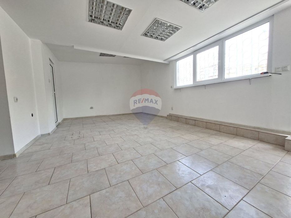 Продава се Офис в Варна, Владислав Варненчик - 34 кв.м за 225 €/кв.м - Снимка #2