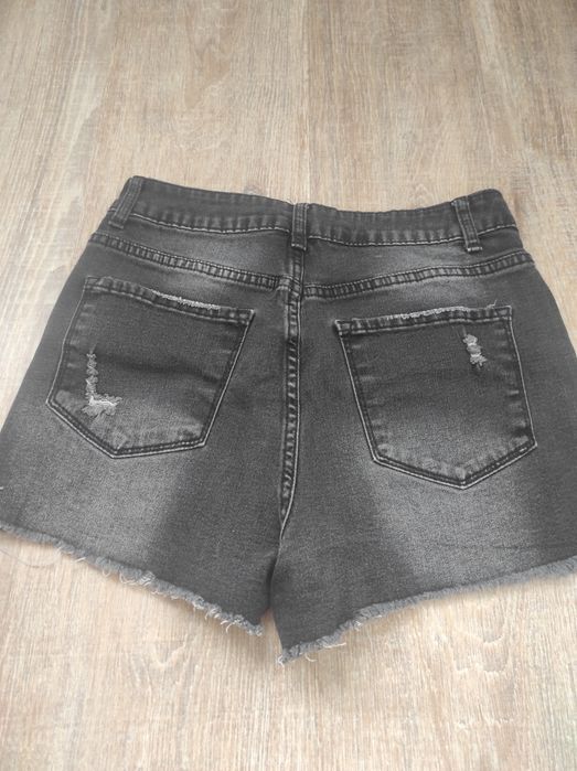 Дънкови къси панталонки М размер