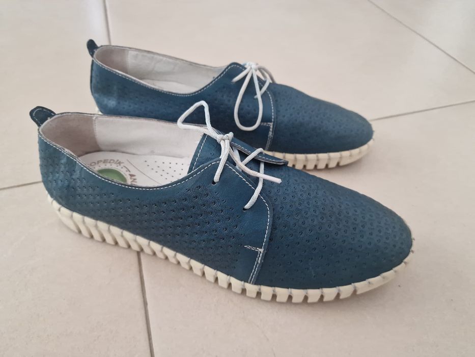 Pantofi din piele