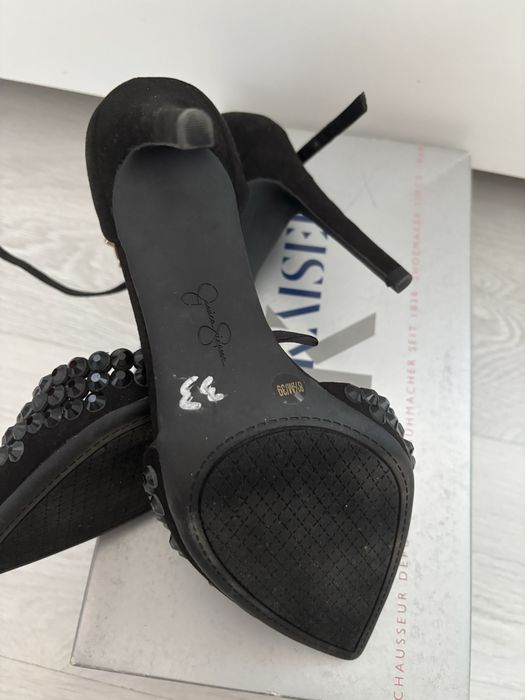 Vand pantofi deosebiti Jessica Simpson